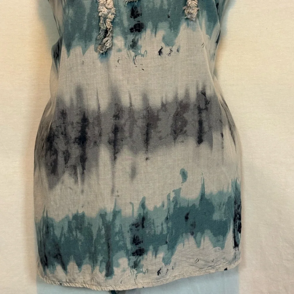 C-173 Ya Los Angeles Cream Teal & Black Ruffled Racer Back Hi Lo Tank Top Size M